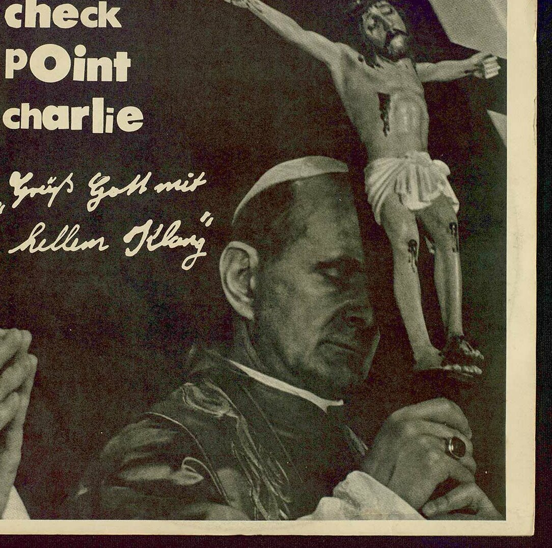 © Badische Landesbibliothek Plattencover mit einem Priester und einem Jesus am Kreuz.