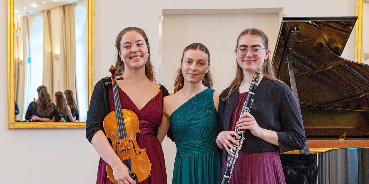 Gruppenfoto des Jorinde-Trios.