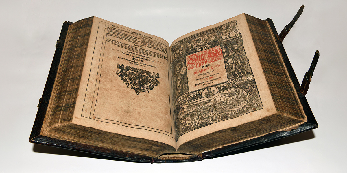 Zu sehen ist ein Foto der aufgeschlagenen Goslarer Bibel.