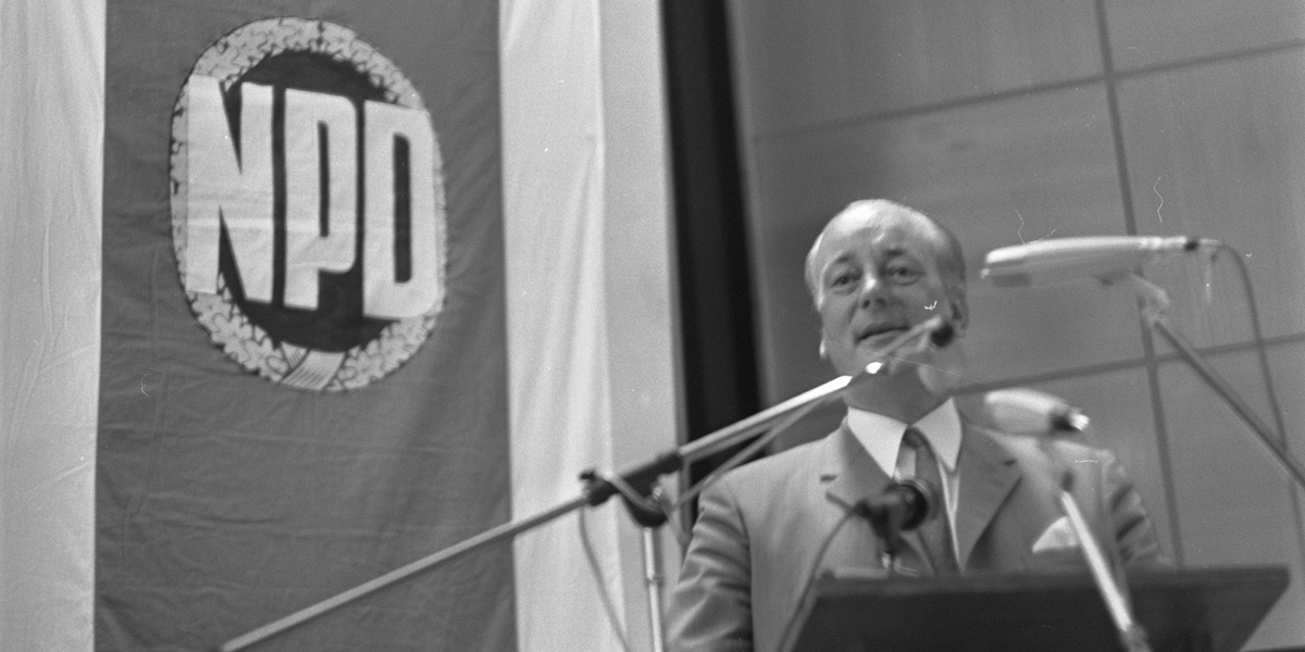 NPD-Wahlkampfveranstaltung in Nordhorn: Adolf von Thadden bei einer Rede. Datum: 26. August 1969.