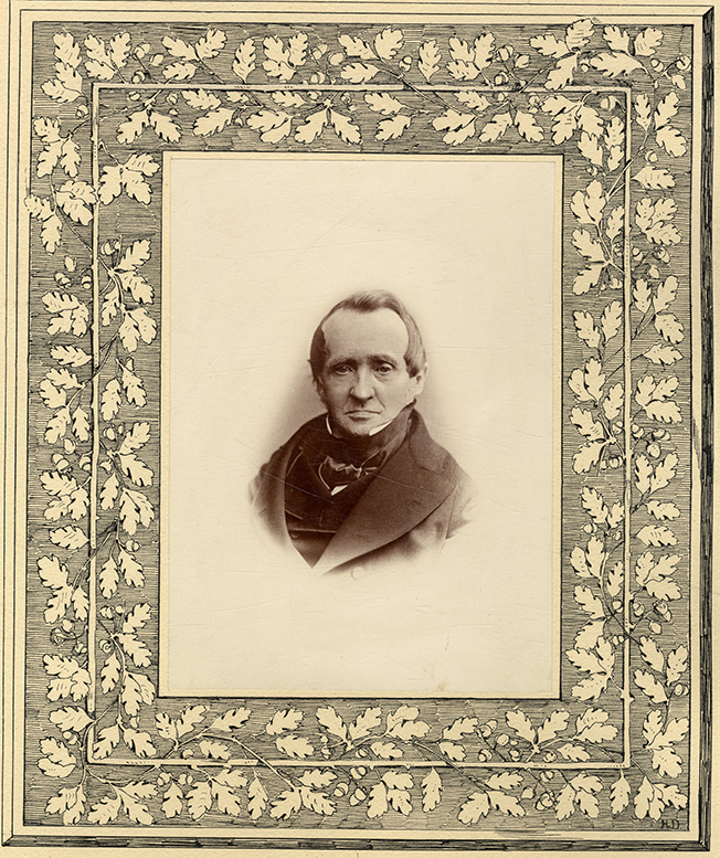 Schwarz-weiß Porträt Fotografie von Johann Christoph Döll in einem Passepartout Kupferstich.