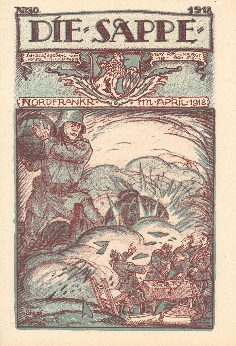 Zu sehen ist eine farbige Illustration einer karikaturhaften Kriegsszene. Ein Soldat schleudert eine Granate, während im Vordergrund mehrere Männer erschrocken aufspringen. Auf dem Tisch ist eine Karte ausgerollt.