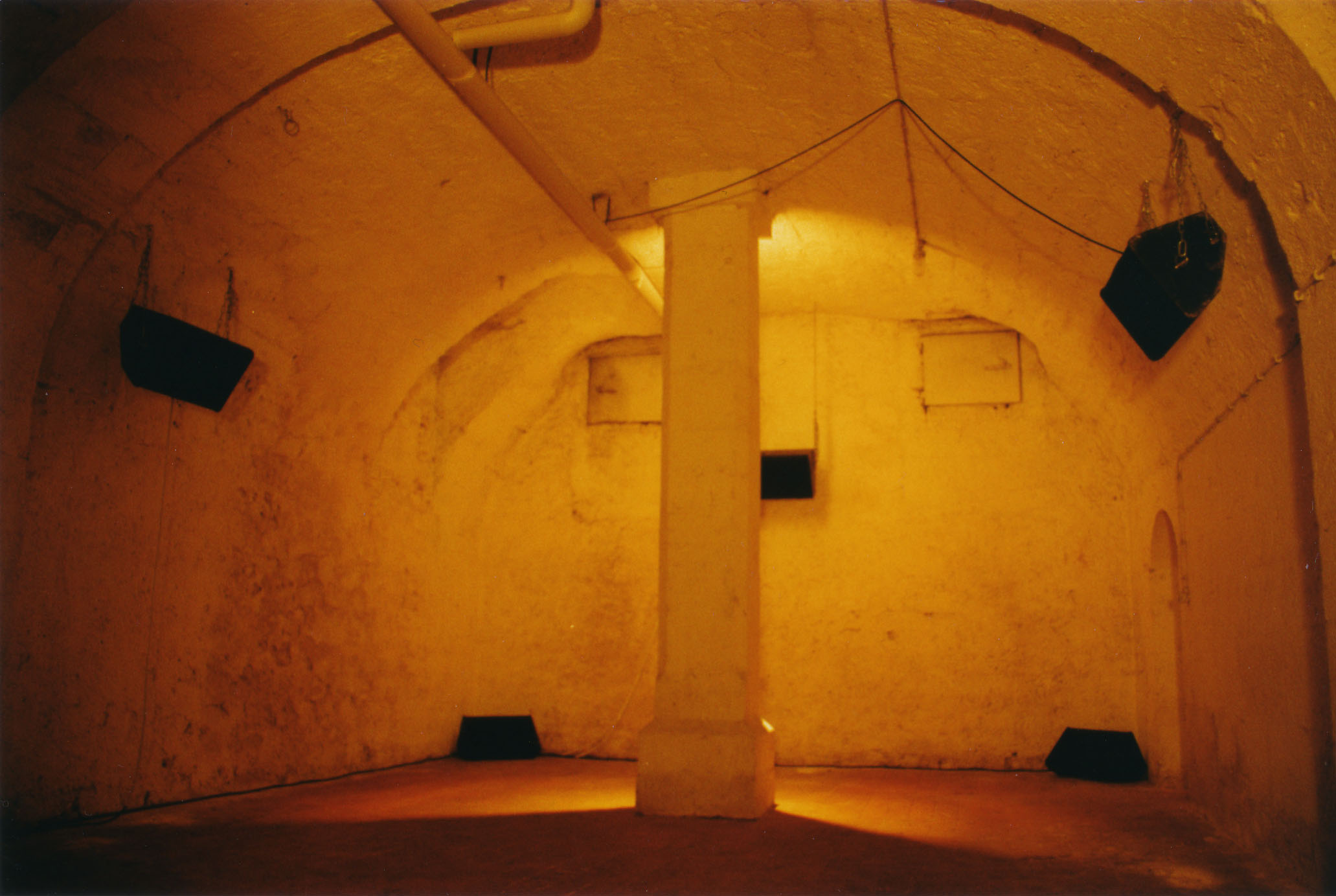 Installationsansicht: Raum 3 aus Sonic Lines n'Rooms, Donaueschinger Musiktage 1999