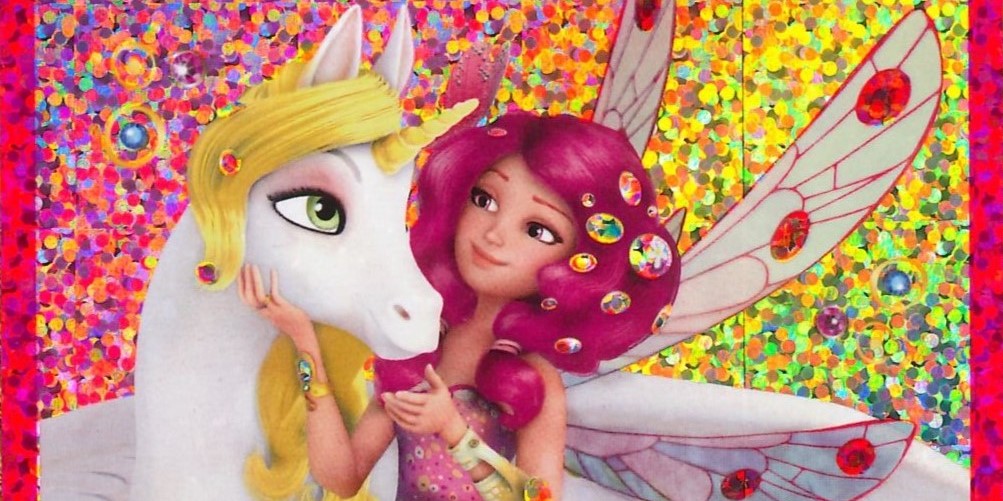 Zu sehen ist Mia als Elfe in Centopia  mit einem Einhorn neben sich