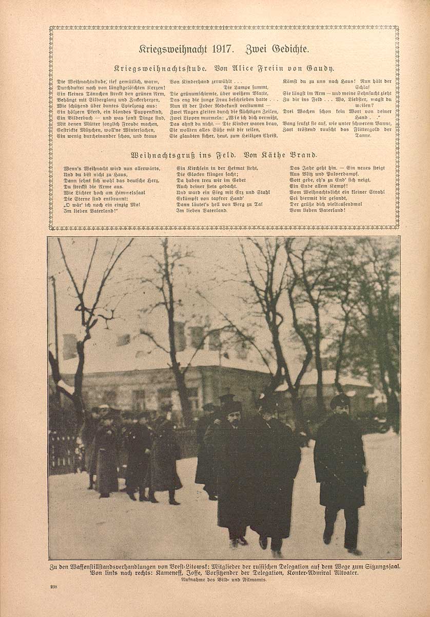 © Badische Landesbibliothek Karlsruhe Ein Pressefoto zeigt die sowjetische Verhandlungsdelegation auf dem Weg zu Fuß vom oder zum Versammlungsort in Best-Litowsk.