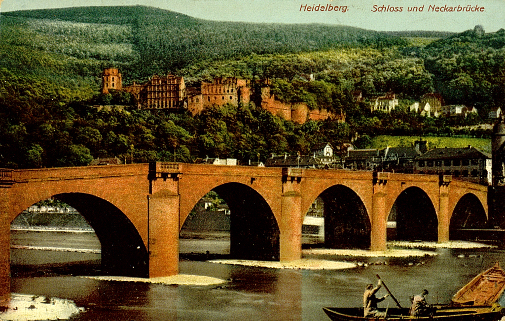 Zu sehen ist im Vordergrund der beschiffte Neckar samt Neckarbrücke. Im Hintergrund lässt sich das Heidelberger Schloss identifizieren. 