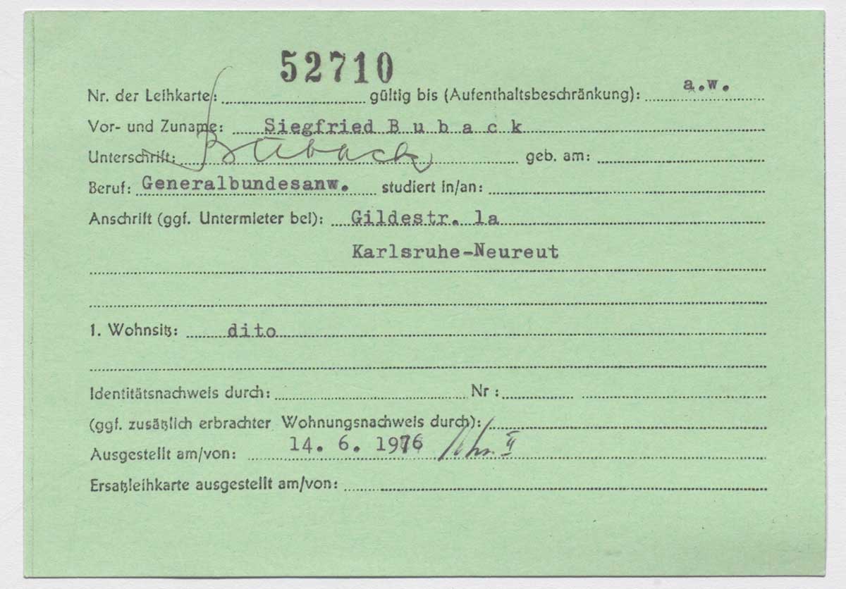 Grüne Leihkarte mit handschriftlichen Eintragungen zu Name, Beruf, Adresse und Ausstellungsdatum 14.6.1976.