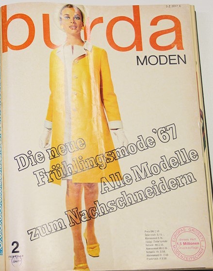 Zu sehen ist das Cover der Zeitschrift "Burda Moden" vom Februar 1967.
