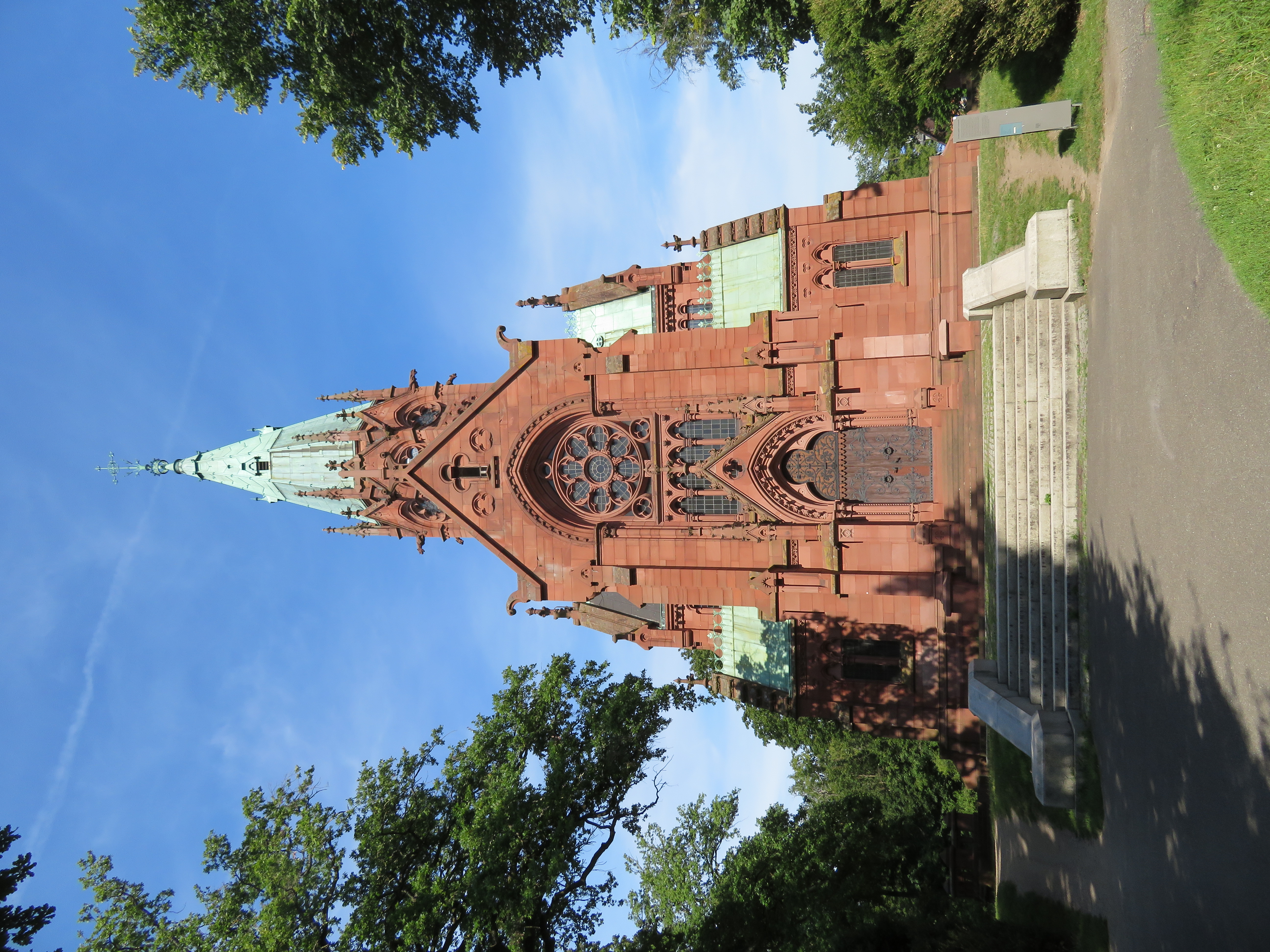 Zu sehen ist die Großherzogliche Grabkapelle zu Karlsruhe auf einem Foto von Ludger Syré.
