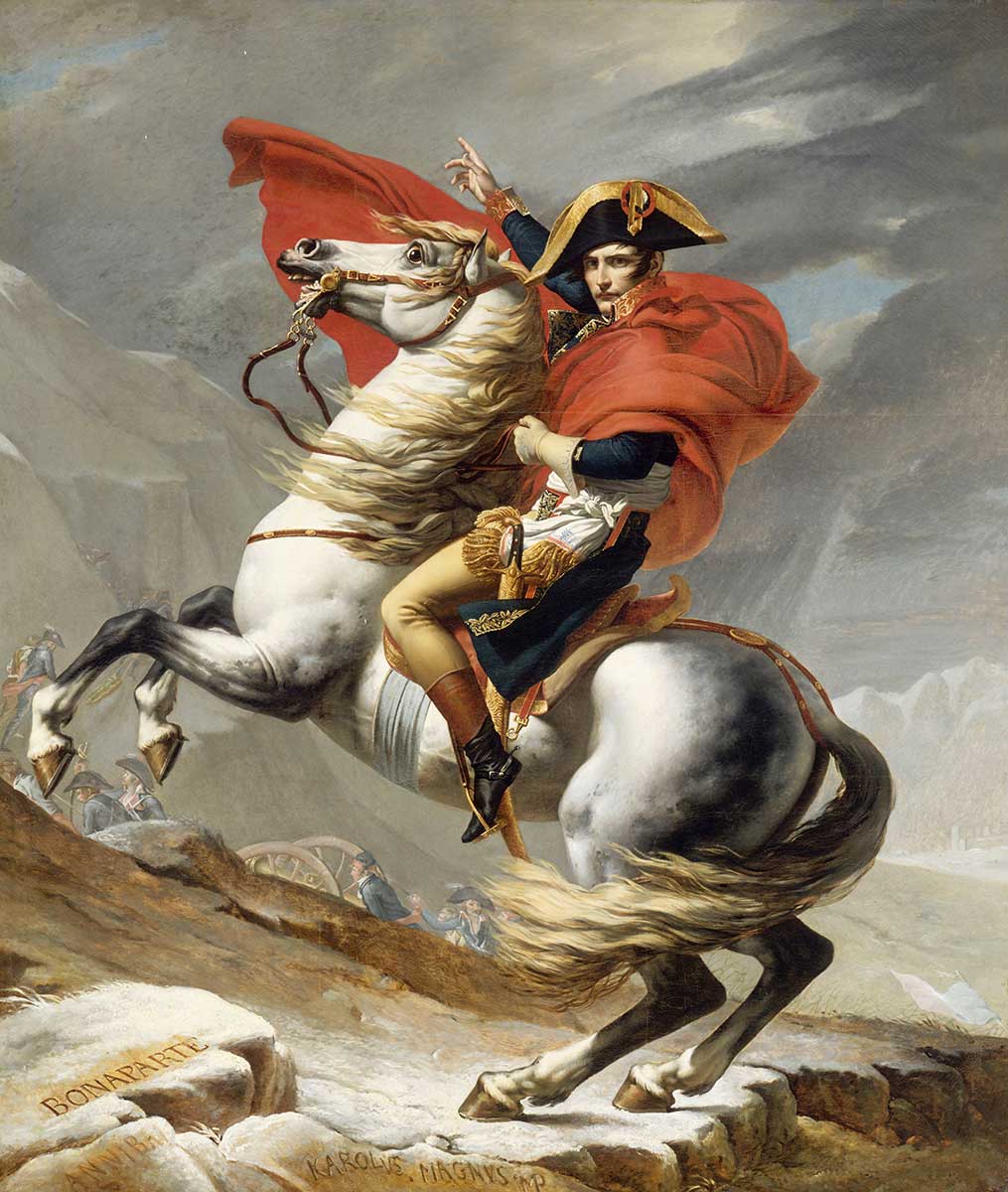 Ein Reiter in Uniform sitzt auf einem aufbäumenden Pferd. Der Mann zeigt mit entschlossener Geste nach vorne, sein Mantel weht im Wind.