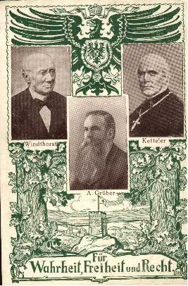 Drei Porträtfotos von Männern in einem dekorativen Rahmen mit einem Adler und der Aufschrift 'Für Wahrheit, Freiheit und Recht'.
